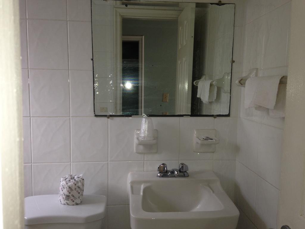 Palacio Inn Motel Miami Springs Room photo